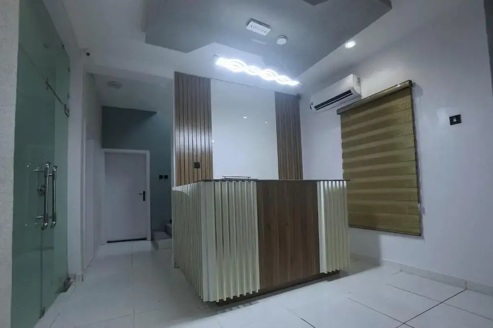 Lobby & Reception