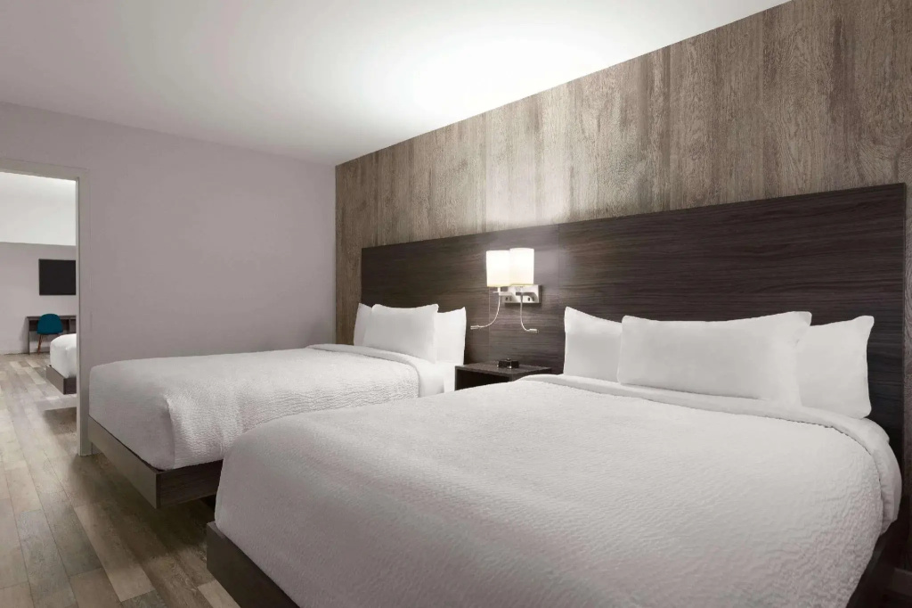 Standard Sextuple room