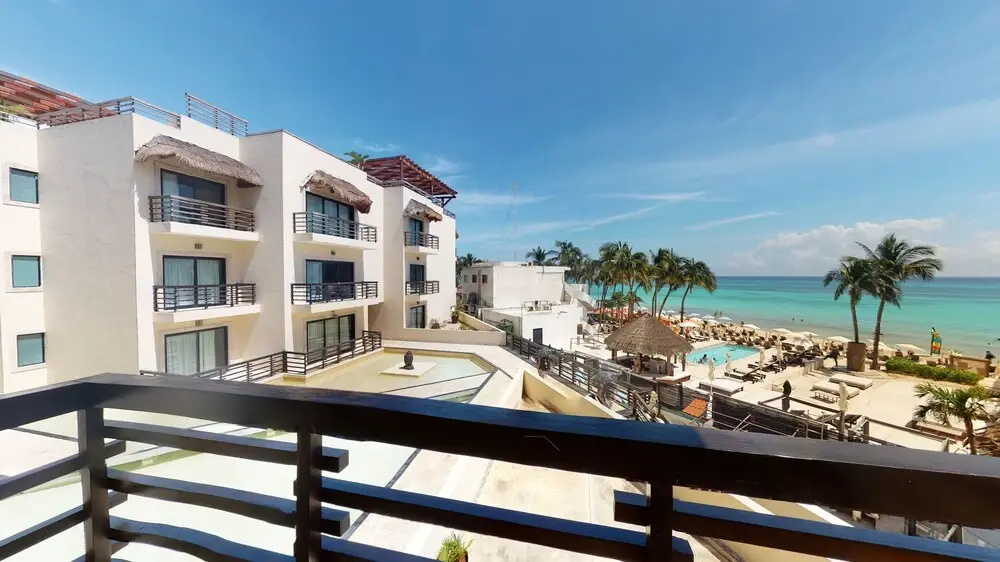 Aldea Thai 221 By Lockey