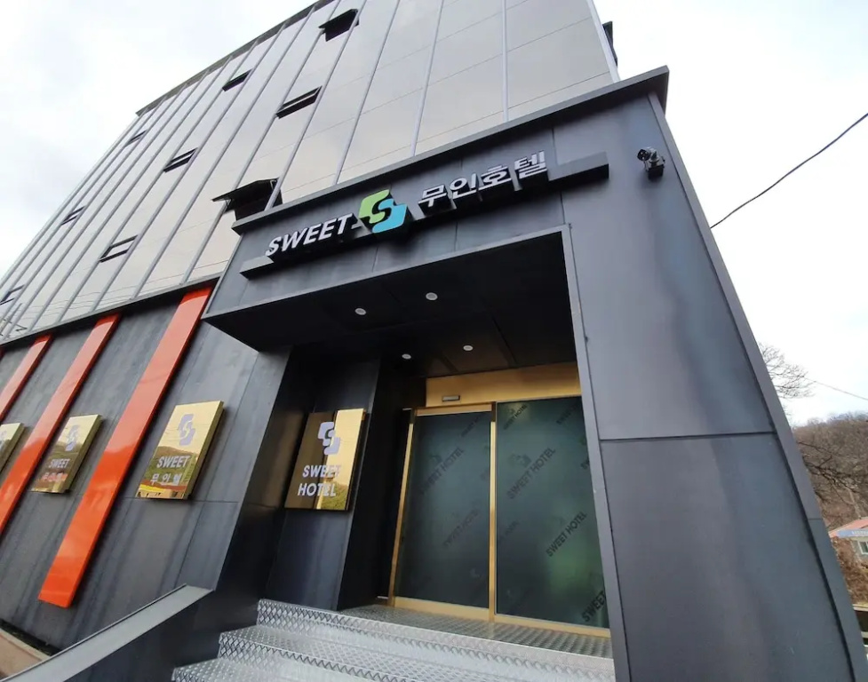 Sweet Hotel