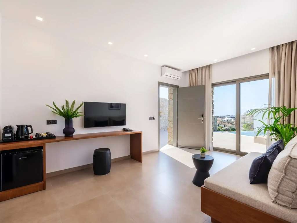 2 Bedrooms Deluxe Suite with sea view