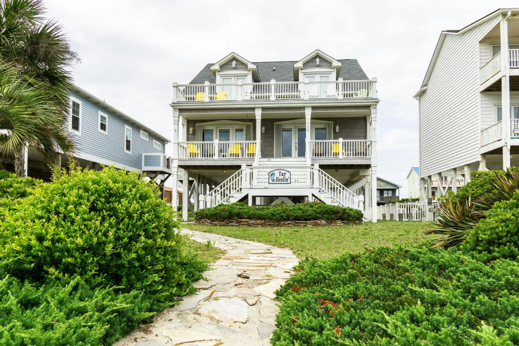 Tar Healin by Oak Island Accommodations