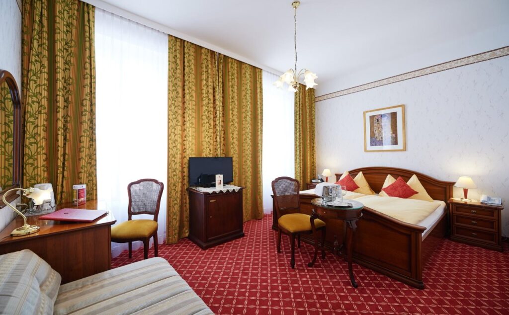 Hotel Austria by null