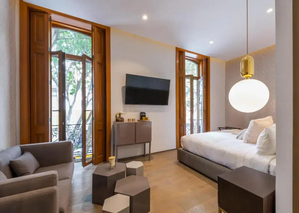 Suite with balcony