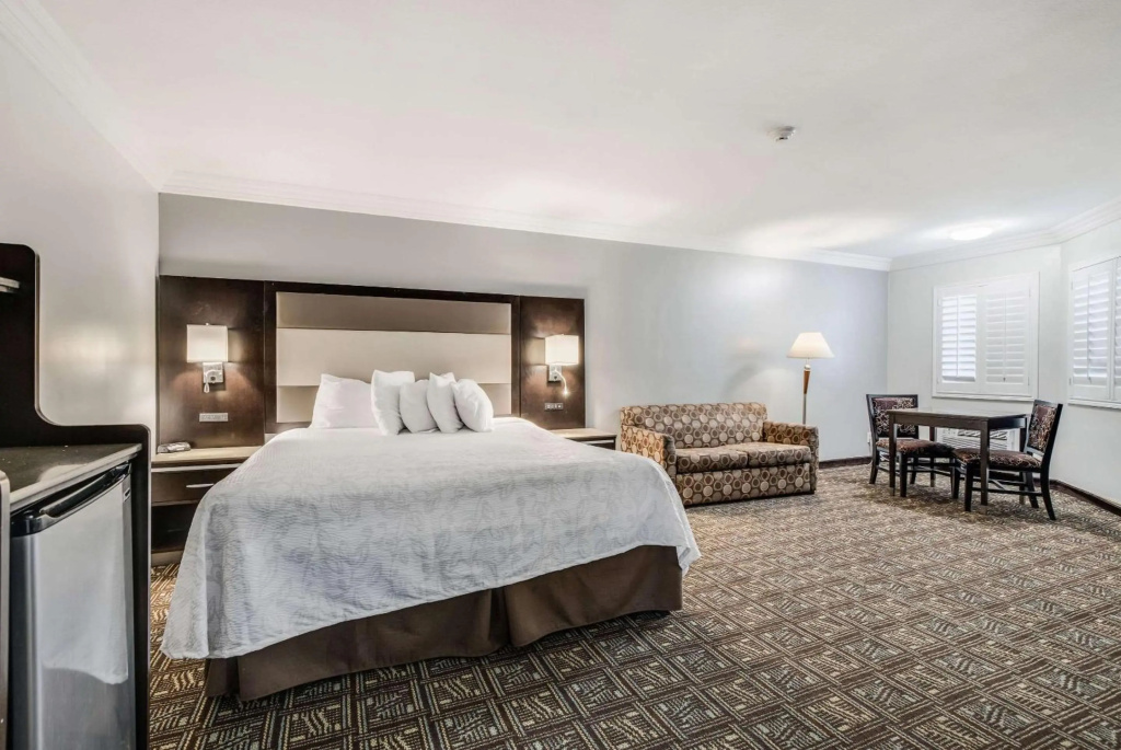 Rodeway Inn Old Town Temecula — 4