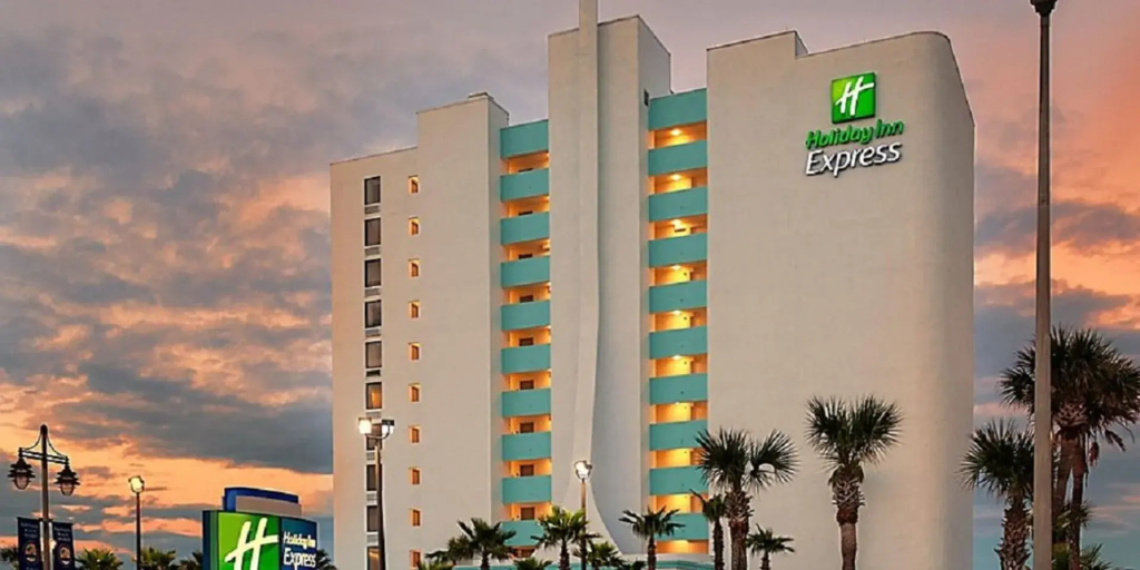 Holiday Inn Express & Suites Oceanfront by IHG
