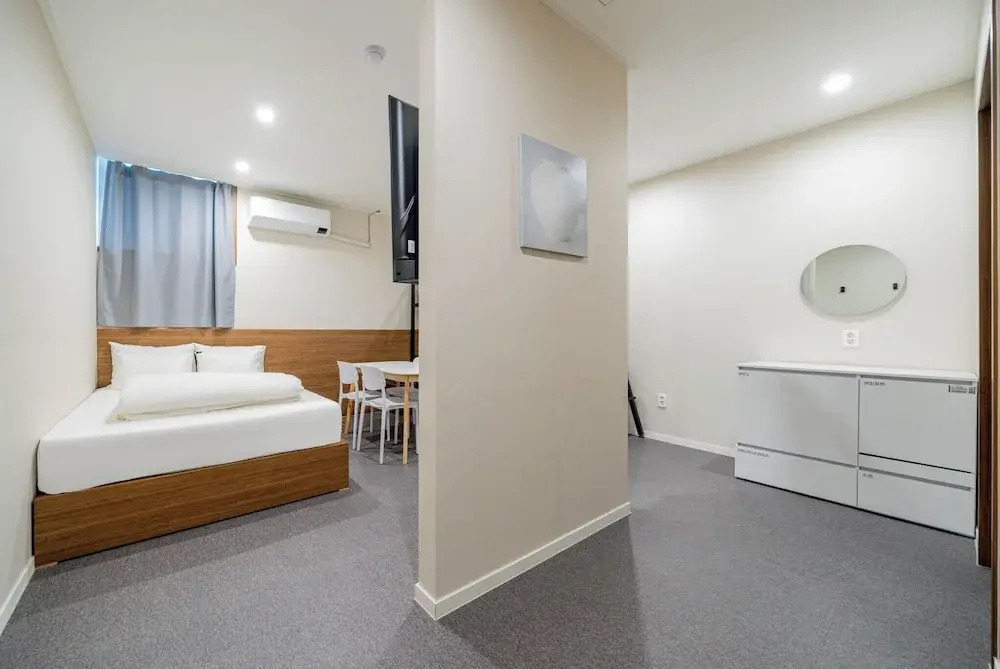 Comfort room