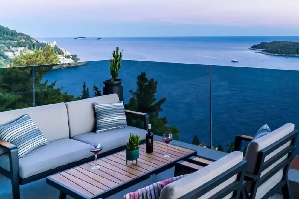 DUBROVNIK VISTA RESIDENCE by DuHomes