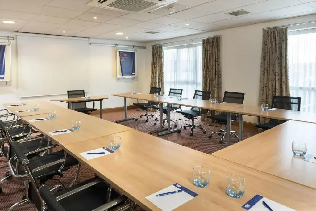 Holiday Inn Express Birmingham Star City by IHG - Général