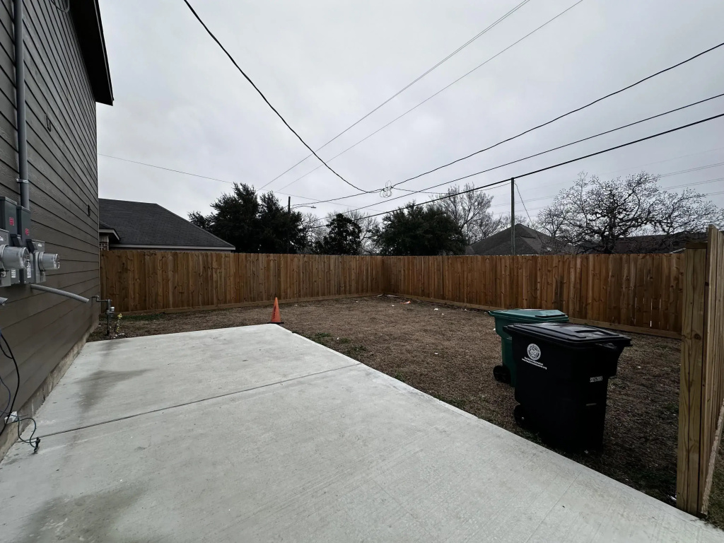 Modern 3 Bedroom Retreat in Pearland