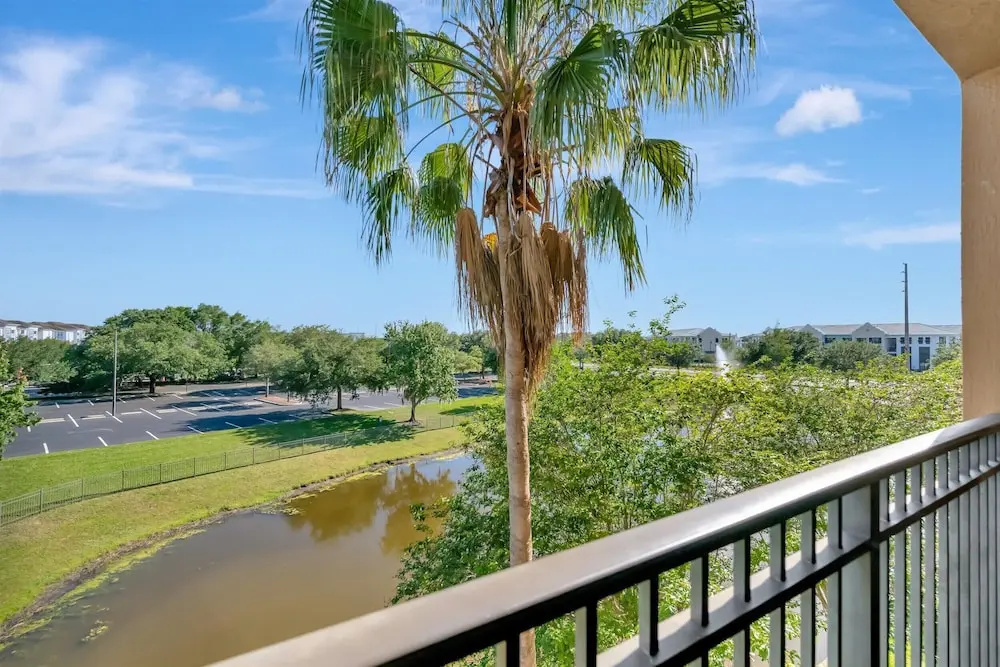 3BR Sleeps 8 Pool Hot Tub Arcade 10 Mins to Disney