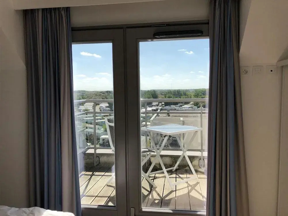 Balcony & Terrace