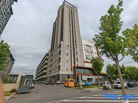 Baolong Smart Homestay (Bozhou High-Speed Railway South Station)