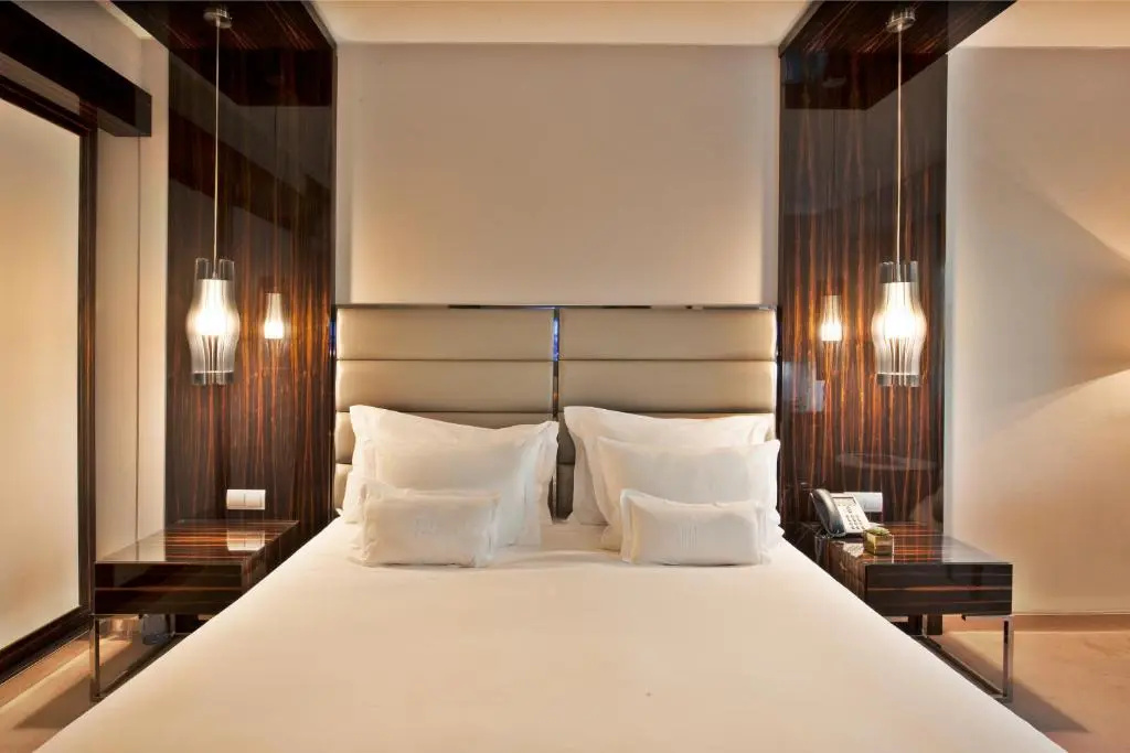 Deluxe Double room (full double bed)