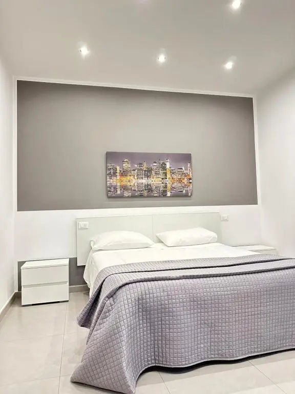 Deluxe Double room (full double bed)