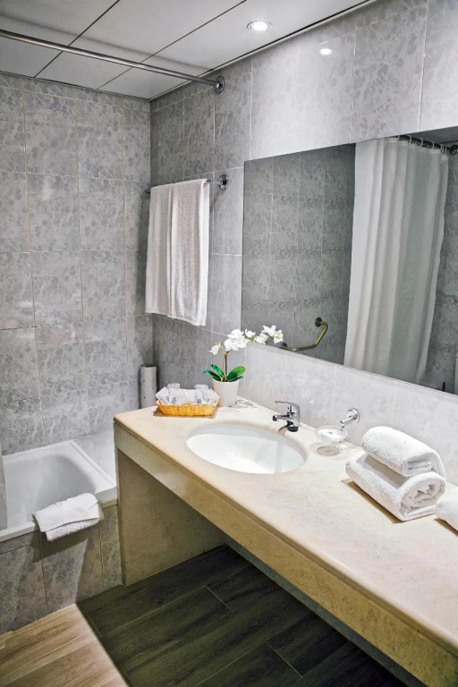 2 Bedrooms Apartment with balcony
