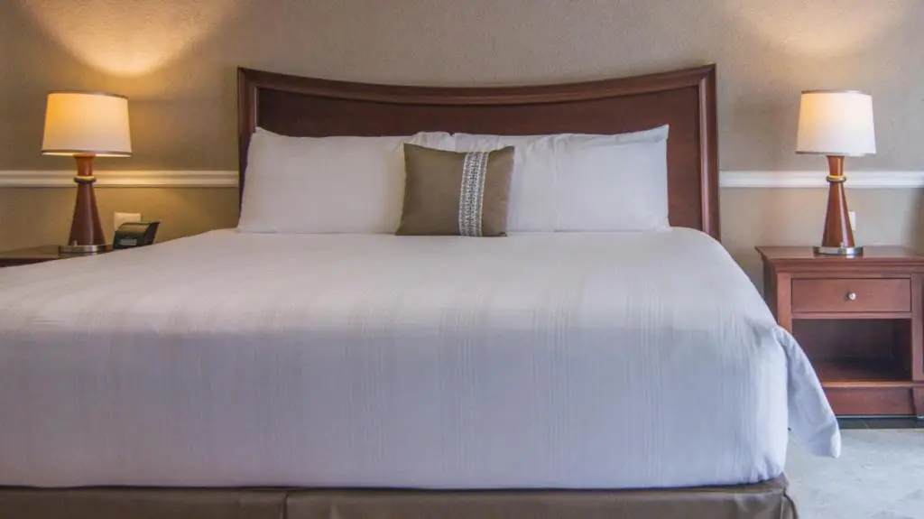 Deluxe Colonial Design Double room full double bed