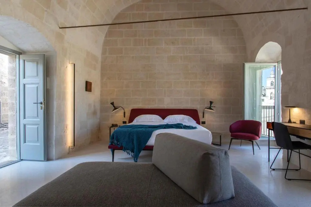 Deluxe Double room (full double bed)