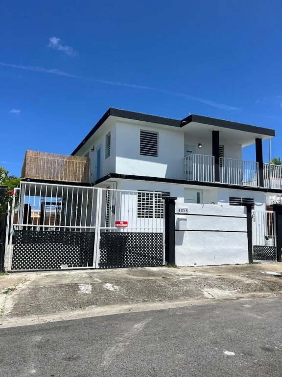 Music 1 Bedroom With Pool,parking Near Airport
