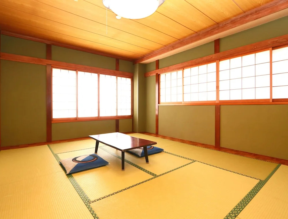 Sports Inn Aoyama Dori