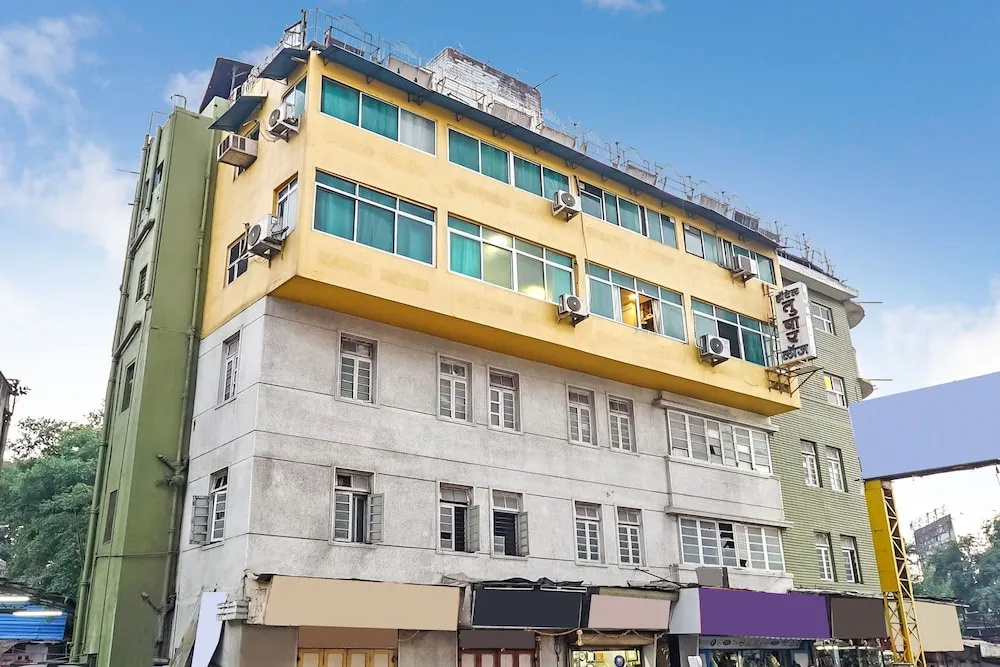 OYO 23711 Hotel Tushar