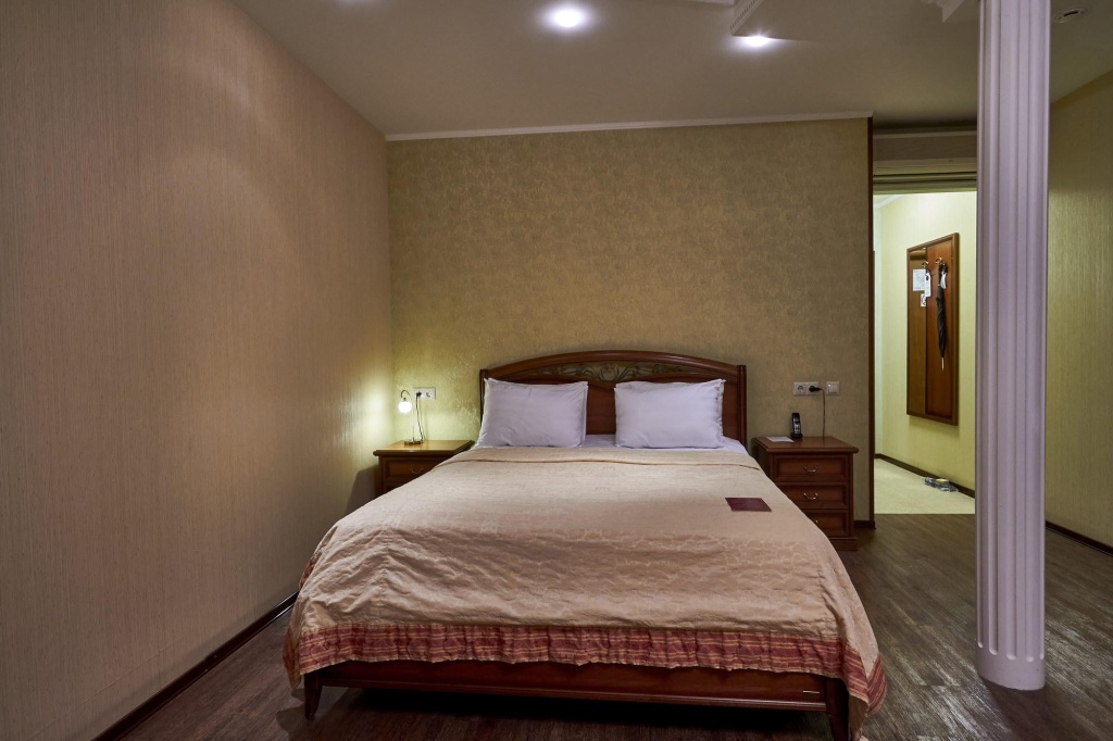 Gostinitsa Pioner Luks Hotel - Tap to explore photos