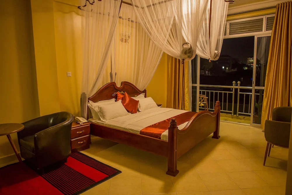 Standard Double room with city view (full double bed)