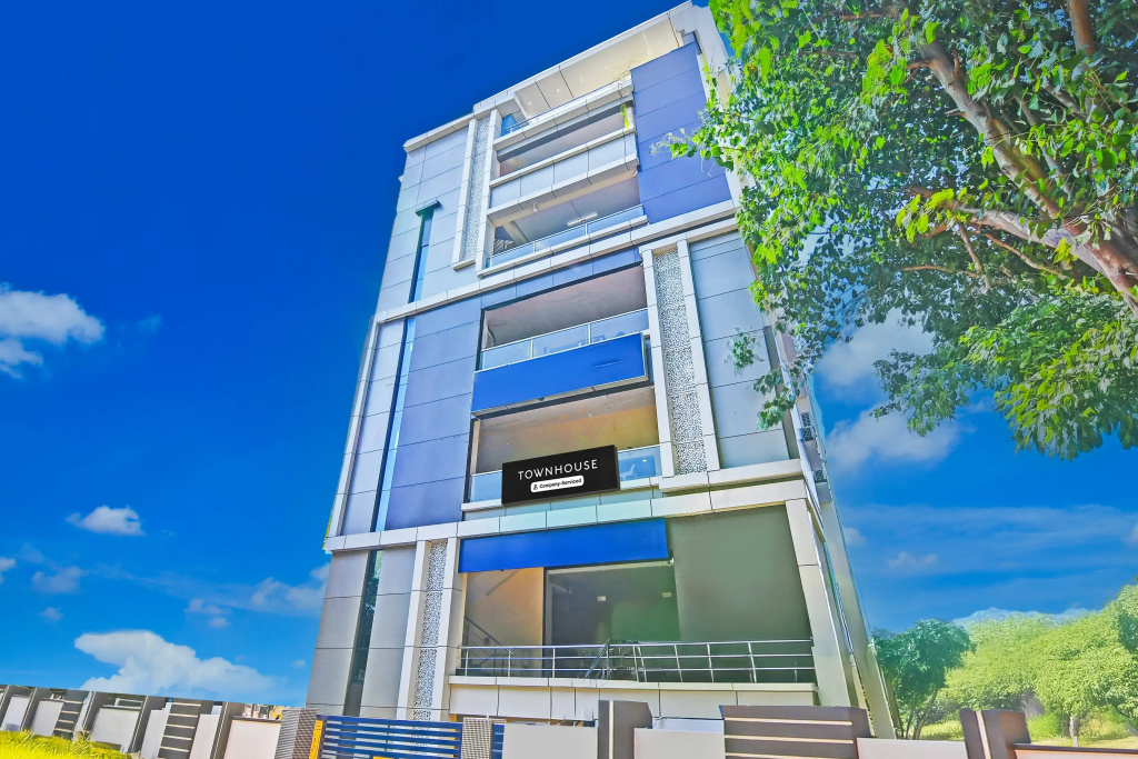 Super OYO Townhouse Dwarakanagar Near Gurudwara