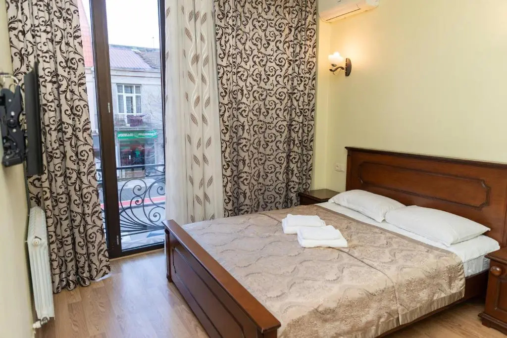 Standard Double room with balcony (full double bed)