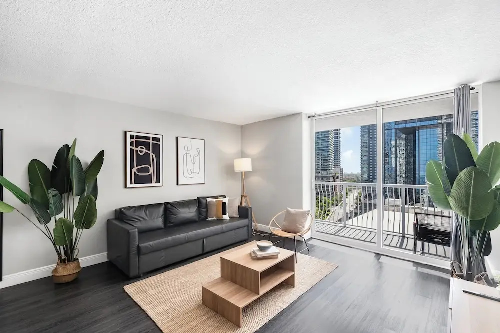 3 Bedrooms Luxury room with city view