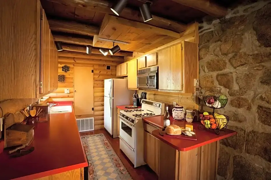 Alpine Village Suites - Chambres