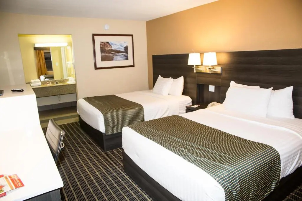 Ramada by Wyndham Flagstaff East - Tap to explore photos