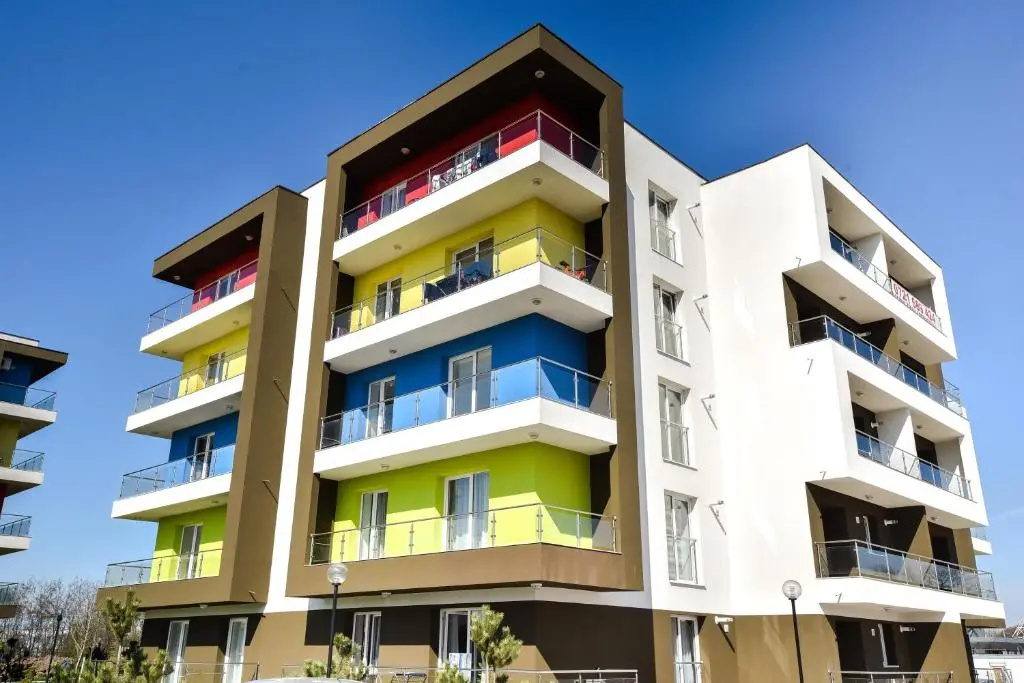 Airport Residence 2