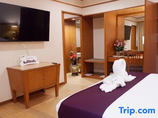 Одноместный полулюкс в Diamond Plaza Hotel Suratthani