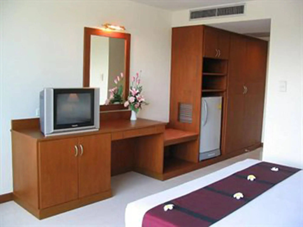 Crown Pattaya Beach Hotel — фото