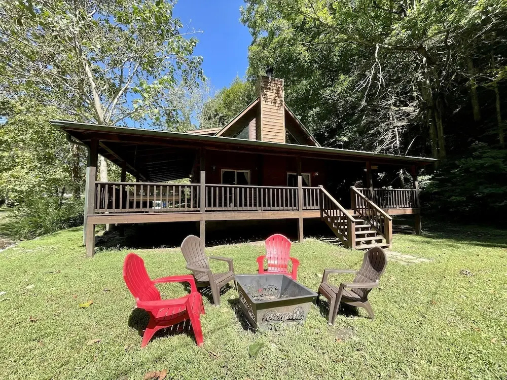 Willow Creek 2 Bedroom Cabin by RedAwning