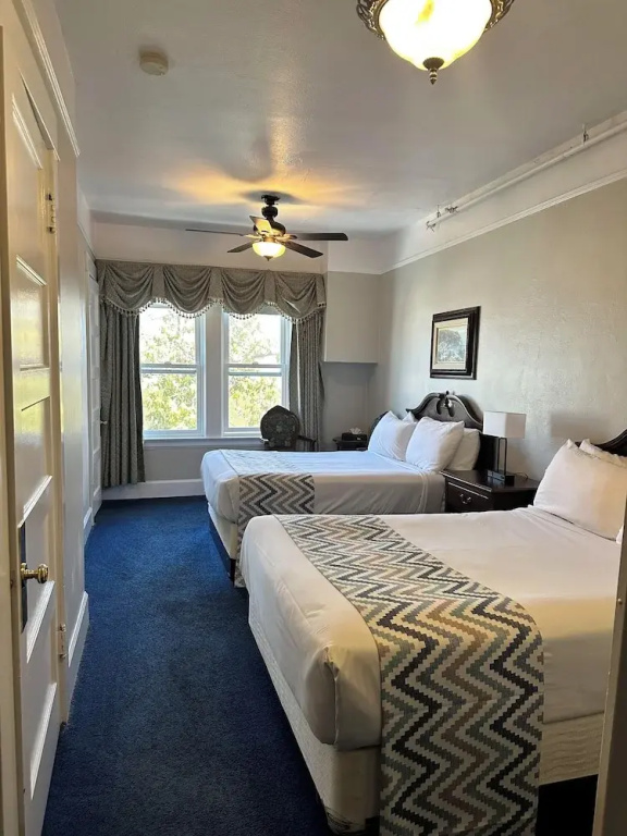 Economy room