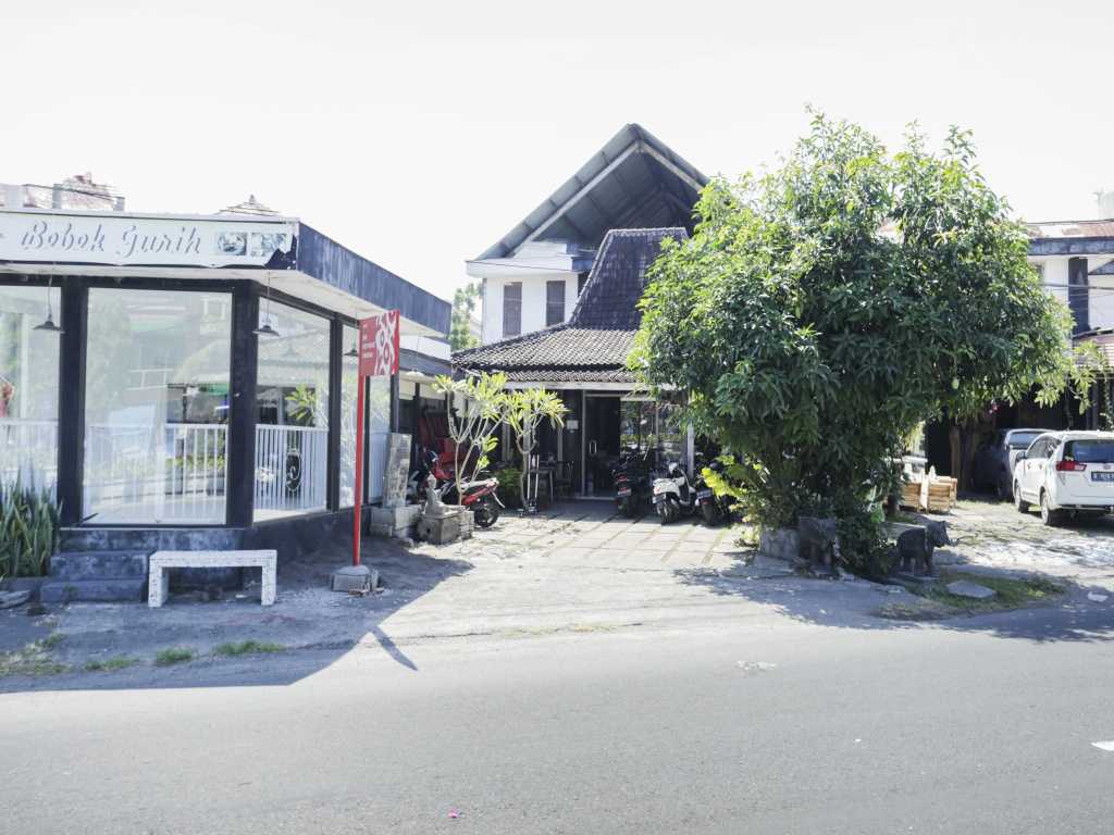 OYO 90363 Nira Guest House Sanur Bali