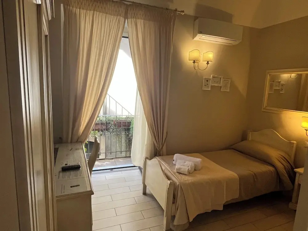 1 Bedroom Economy Single room with balcony