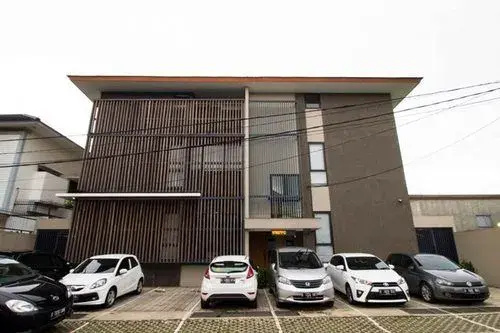 RedDoorz Plus @ Permata Karawaci
