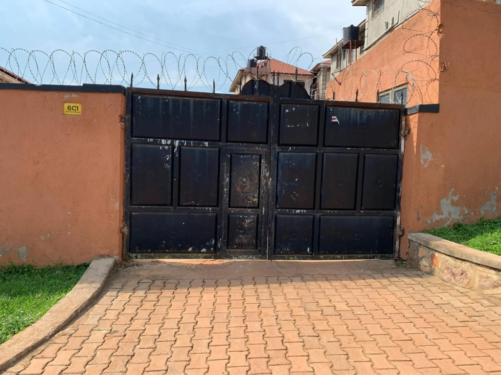 Lark suites -Bukoto