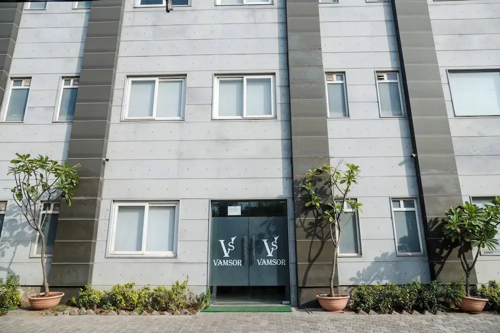 26 Vamsor Heights