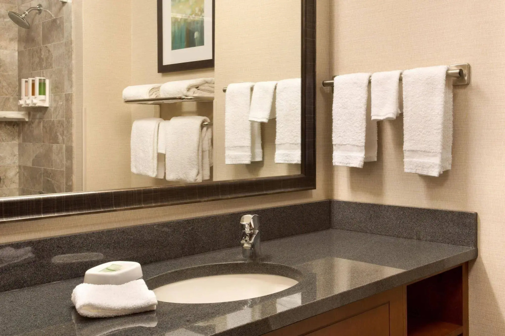 Drury Inn & Suites Burlington - Général