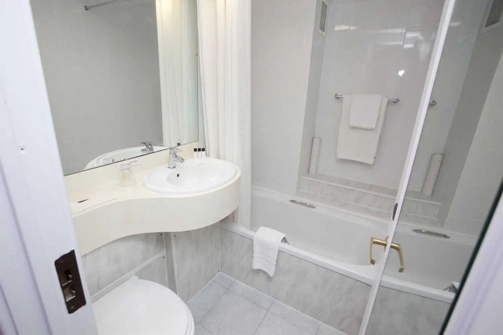 St James Hotel, BW Premier Collection - Chambres