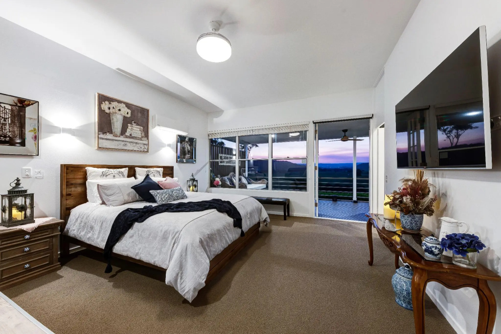 Double Suite with balcony (full double bed)