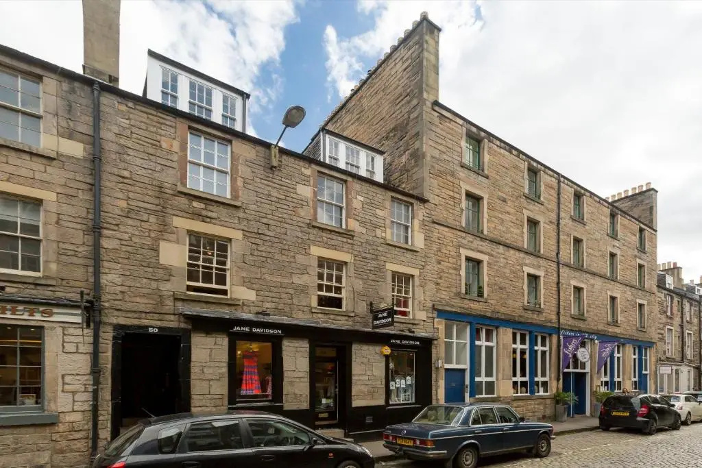 401 Thistle Street Apartment