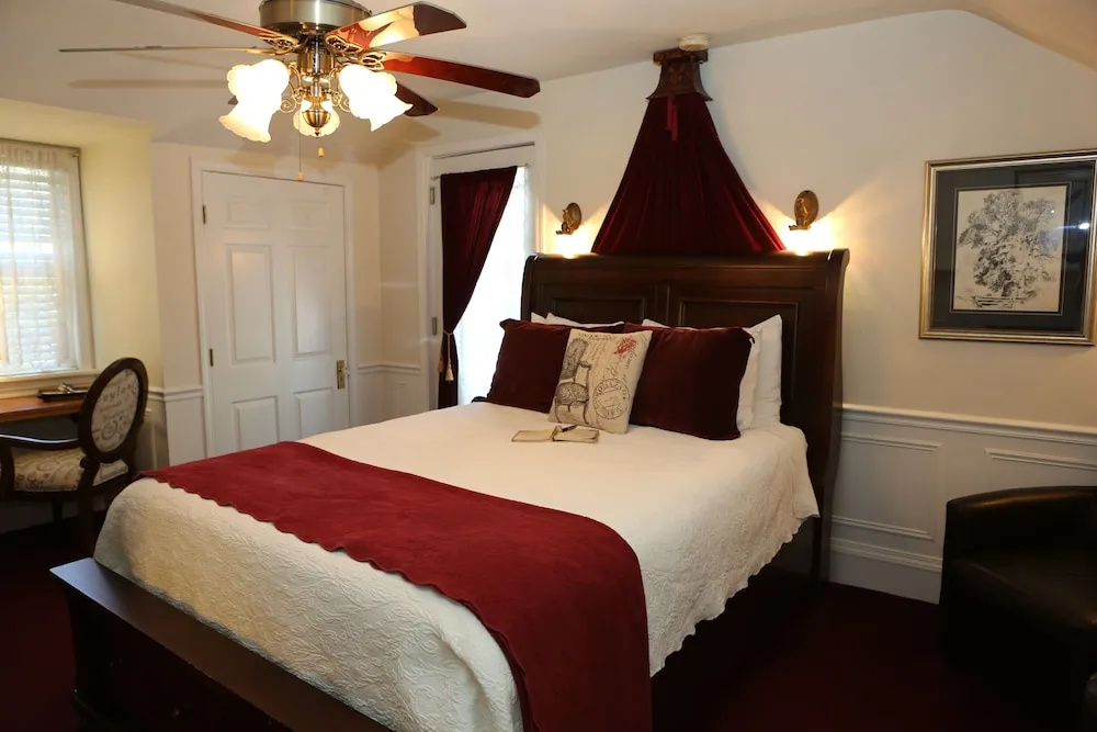 Luxury Suite