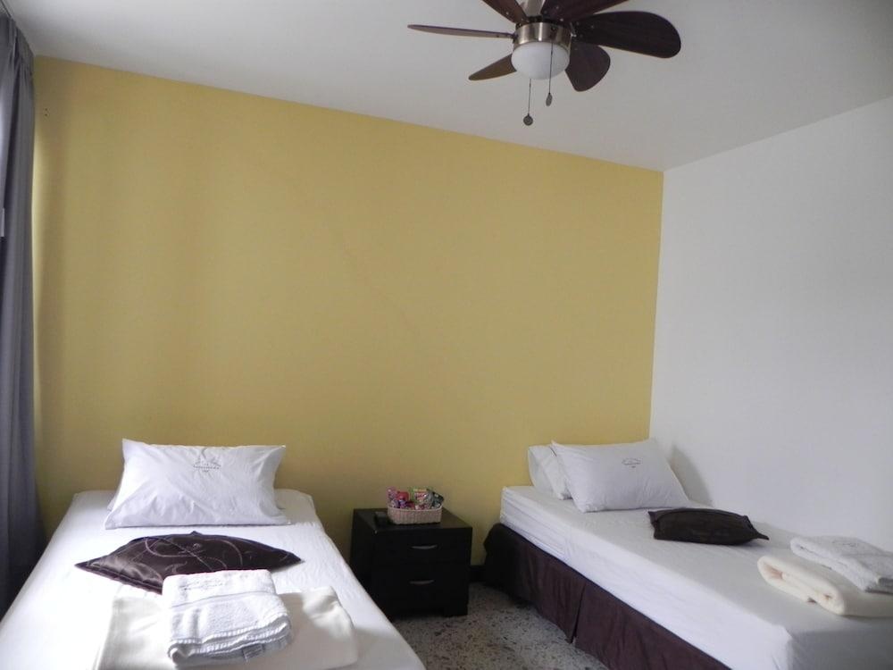 Tamarindo Inn — 5