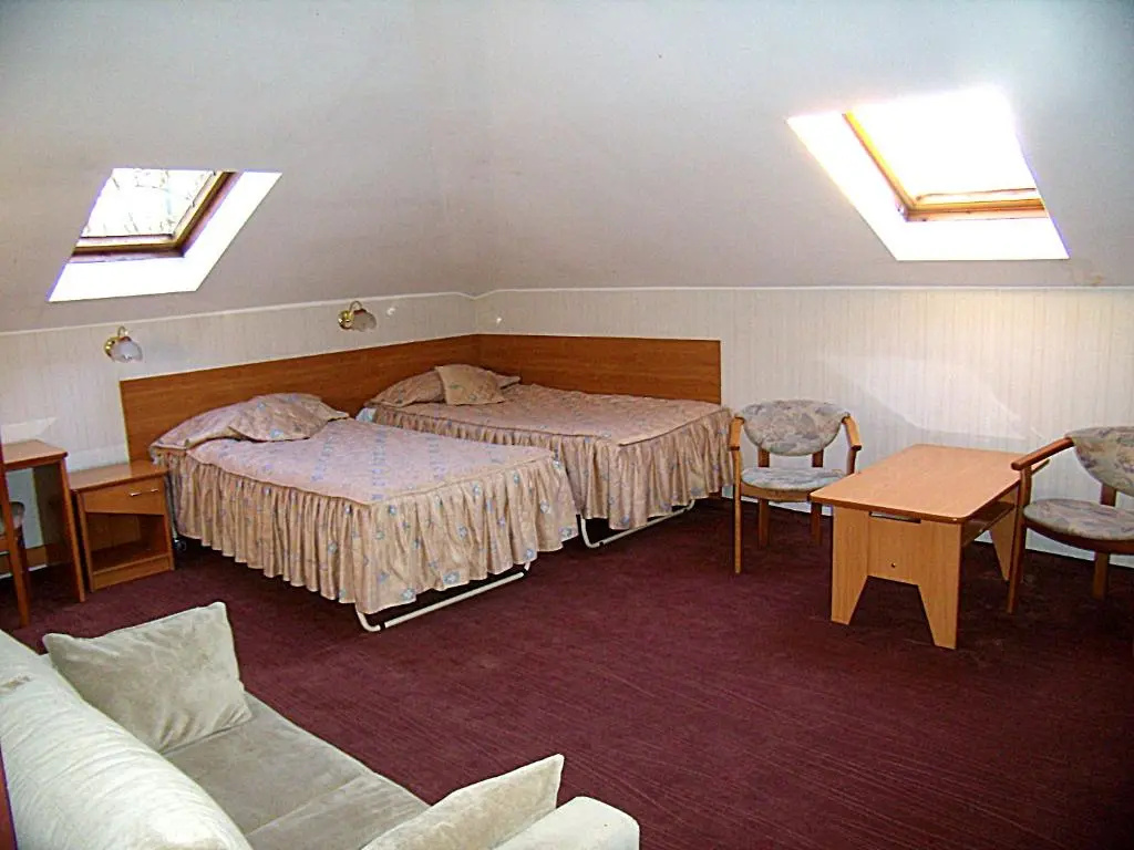 Standard Triple room
