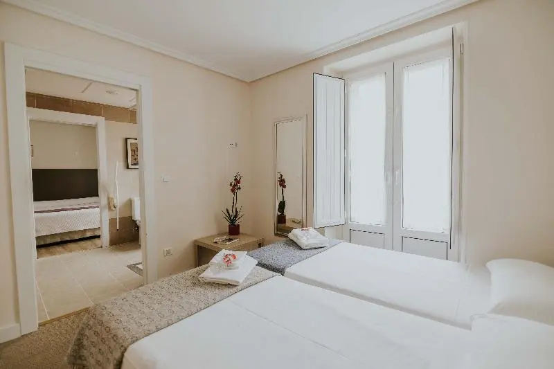 Standard Quadruple room with balcony